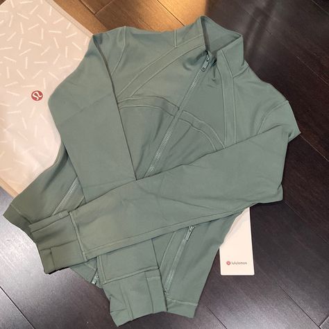 Brand New With Tags Never Worn Lululemon Define Cropped Jacket *Nulu Color Medium Forrest Sold Out! Size 10 Guaranteed Authentic 5 Star Top Rated Seller Next Day Shipping Only Reasonable Offers Will Be Accepted. Thank You. H467 Oversized Quarter Zip, Yoga Jacket, Lululemon Define, Lululemon Define Jacket, Lululemon Jacket, Quarter Zip Jacket, Car Coat, Lulu Lemon, Star Top