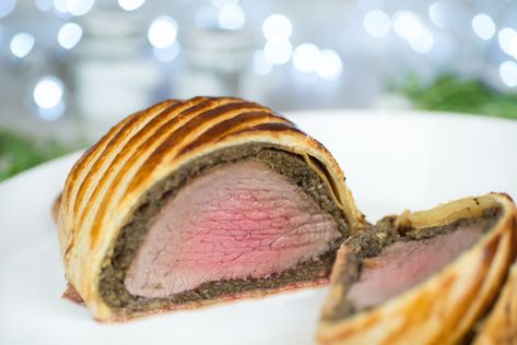 Beef Wellington with Mushroom Duxelle Mushroom Duxelle, Easy Beef Wellington, Saturday Kitchen Recipes, Mini Beef Wellington, Potatoes Dauphinoise, Wellington Recipe, Beef Wellington Recipe, British Dishes, Beef Wellington