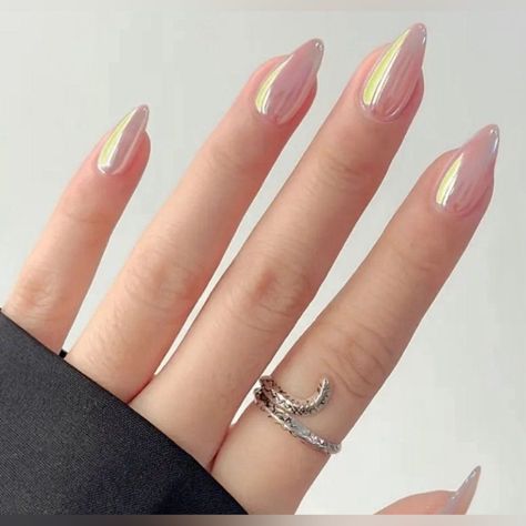 Medium Length Almond Shaped Chrome Nails. Comes With File, Jelly Glue And I Am Including Nail Glue Also! Perfect For Spring And Summer! Bundle And Save! Irridescent Nails, Chrome Nail Ideas, Nails Medium Almond, Pretend Makeup, Nails Press Ons, Almond Press On Nails, Short Fake Nails, Nails Glossy, Press On Nails Medium