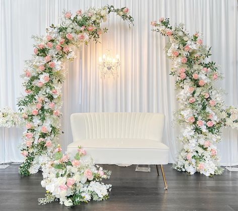 Wedding Backdrop 2023, Engagement Floral Backdrop, Floral Stage Decoration, Round Floral Backdrop, Nikkah Stage Decoration Simple, Floral Stage Decor Backdrop Ideas, Mini Pelamin Nikah, Nikkah Flower Curtain, Nikkah Flower Partition