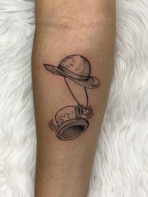 Tony Tony Chopper Tattoo Ideas, Subtle One Piece Tattoo, Simple One Piece Tattoo, Chopper Tattoo One Piece, Chopper One Piece Tattoo, Tony Tony Chopper Tattoo, One Piece Tattoo Minimalist, Chopper Tattoo, Fandom Tattoos