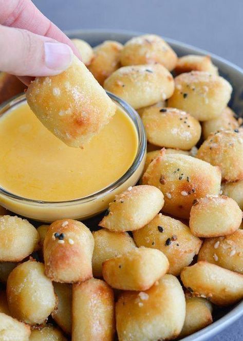 Keto Pretzel Bites Keto Pretzel Bites With Cheese Sauce, Keto Snakes, Keto Pretzel Bites, Keto Restart, Pretzel Bites With Cheese Sauce, Keto Pretzels, Low Carb Cheese Sauce, The Best Keto Recipes, Best Keto Recipes