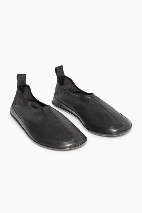 Ballet Flats Outfit, Leather Ballet Shoes, Black Ballerina, Black Flats Shoes, Ballerina Pumps, Flats Outfit, Black Ballet, Shoe Shelf, Shoe Shine