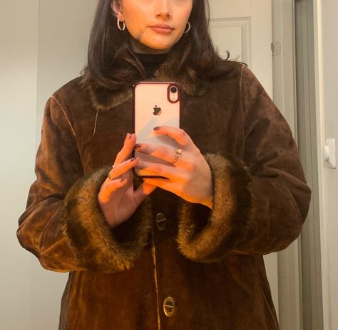 Winter outfit inspo thrifted coat Vintage Coat Aesthetic, Vintage Winter Jackets Women, 90s Winter Coat, Y2k Winter Outfits Coats & Jackets, Afgan Coat Outfit, Vintage Winter Outerwear, 90s Outfits Winter, Brown Winter Coat Outfit, Winter Coats Aesthetic