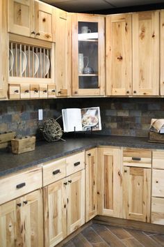 Hickory Cabinets Kitchen Ideas, Diamond Now Denver Cabinets Kitchen, Pallet Kitchen Cabinets Farmhouse Style, Hickory Kitchen Cabinets Backsplash, Pallet Cabinets Kitchen, Backsplash With Hickory Cabinets, Rustic Cabinets Kitchen, Hickory Kitchen Cabinets Farmhouse, Rustic Country Kitchen Designs