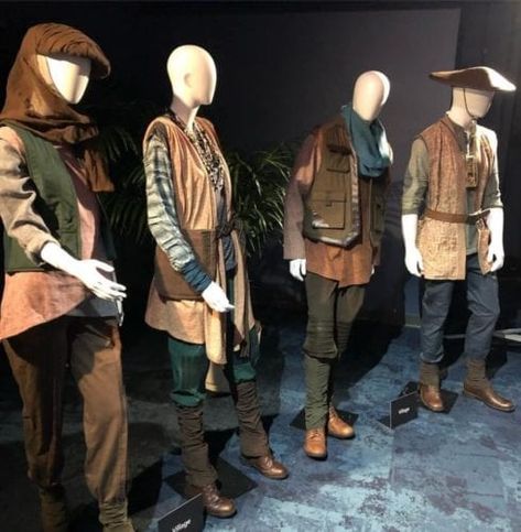 galaxy's edge Galaxy's Edge Outfit, Star Wars Disneybound, Galaxys Edge, Galaxy Outfit, Star Wars Cast, Star Wars Fashion, Star Wars Quotes, Sci Fi Fashion, Star Wars Tattoo