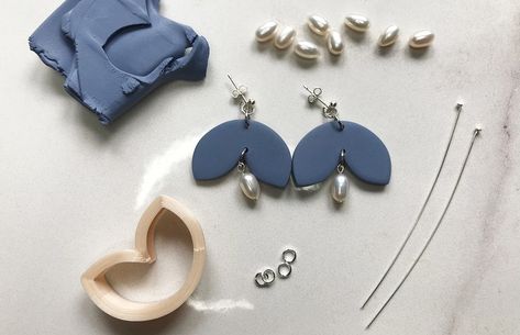 Make Polymer Clay Earrings, Diy Clay, Tiffany Heart, Clay Beads, Heart Charm Bracelet, Polymer Clay Jewelry, Clay Jewelry, Polymer Clay Earrings, Clay Earrings