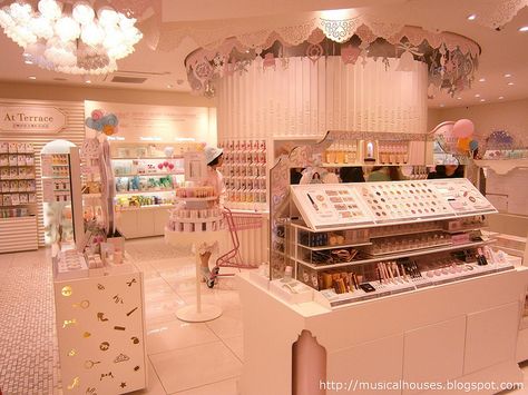 Etude House K-Beauty Korea Travels: Flagship Store Visit and Manicure! (Pic Heavy) Makeup Shop Design, Makeup Store Design, Makeup Boutique, Cosmetics Store, Store Design Boutique, Store Interiors, Beauty Salon Decor, Makeup Store, Cosmetic Shop