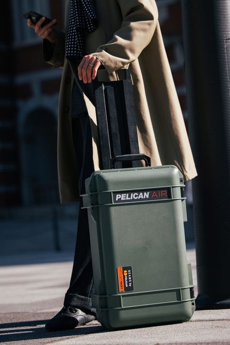 Pelican Case Ideas, Suitcase Aesthetic, Futuristic Retro, Suitcase Design, Stylish Travel Bag, Pelican Case, Film Life, Camera Rig, Camping Furniture