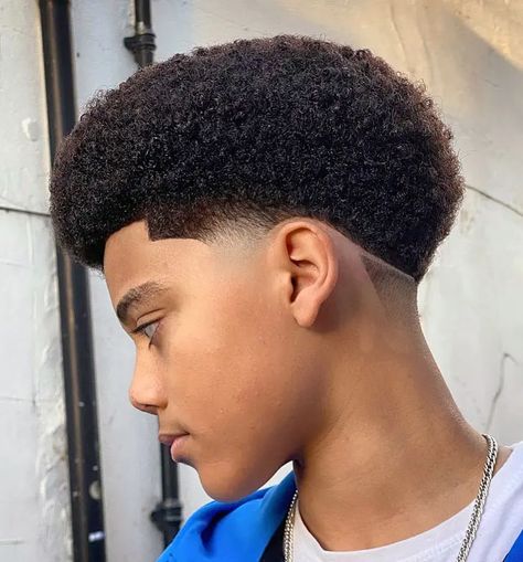 Afro Undercut Mens, Afro Taper Fade Black Men, Hairstyles For Teenage Boys, Medium Afro, Taper Fade Afro, Afro Hair Fade, Temp Fade Haircut, Haircuts For Boys, Teen Haircuts