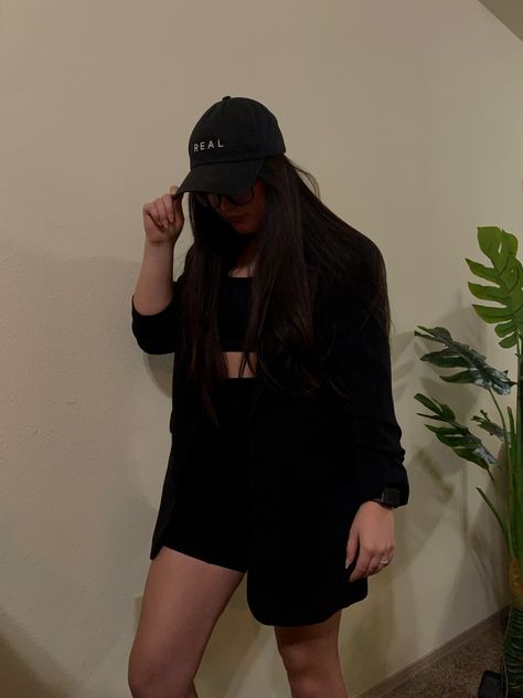 Oversized Blazer Outfit Women, Ball Cap Outfit, Black Blazer Outfit, Outfit Minimalist, Fall Transition Outfits, All Black Fashion, Outfit Chic, Blazer Outfit, Transition Outfits