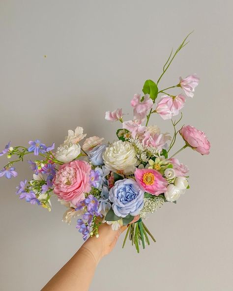 Two Whimsical Florists (@twowhimsicalflorists) • Instagram photos and videos Colorful Bridal Bouquet, Flower Arrangement Designs, Purple Bouquet, Flower Business, Custom Bouquet, Hand Bouquet, Garden Party Wedding, Beautiful Flower Arrangements, July 3