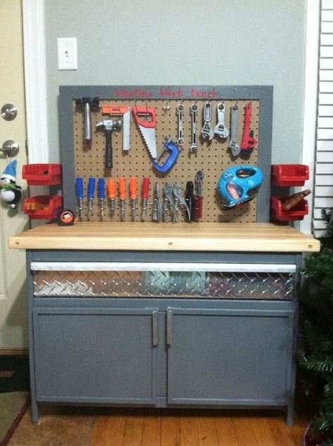 Kids Workbench, Kids Tool Bench, Tools For Kids, Diy Kids Furniture, Tool Bench, Diy Workbench, Kids Rooms Diy, Woodworking Projects For Kids, Woodworking For Kids