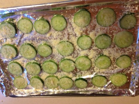 Cooked Cucumber Recipes, Things To Make With Cucumbers, Baked Cucumber, Cucumbers Growing, Healthy Meals Ideas, Cucumber Chips, Cucumber Slices, Cucumber Bites, Meals Ideas