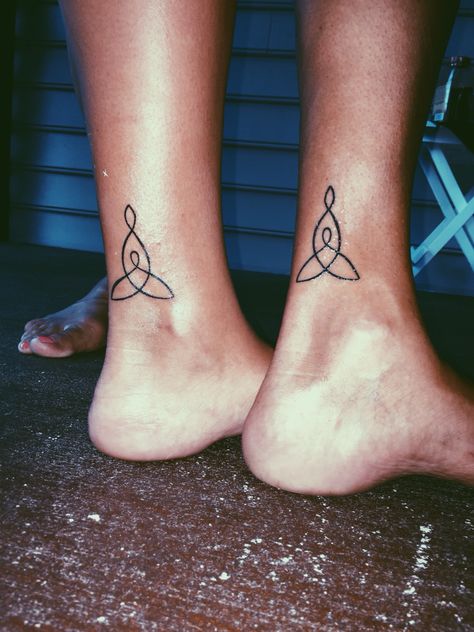 mother & daughter tattoos                                                                                                                                                     More Mother Daughter Knot Tattoo, Mother Daughter Tattoos Celtic, Celtic Mother Daughter Tattoos, Gothic Mother Daughter Tattoos, Mother And Daughter Celtic Tattoo, Mama Tattoos, D Tattoo, Knot Tattoo, Mommy Tattoos