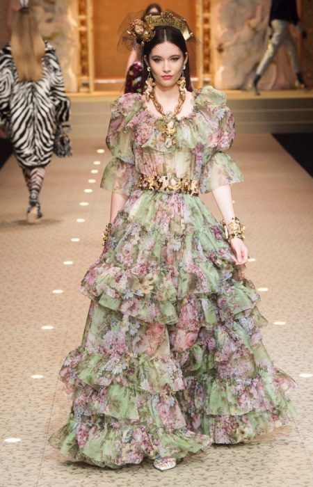 Haute Couture Style, Dolce And Gabbana Runway, Couture Mode, Dolce E Gabbana, Mode Inspo, Runway Collection, Fashion Show Collection, Fall 2018, Dolce & Gabbana