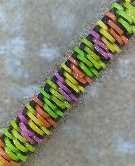 Loom Band Patterns Instructions, Loom Band Patterns, Rainbow Loom Bracelets Easy, Craft Ideas Paper, Rainbow Looms, Rainbow Loom Creations, Rainbow Loom Patterns, Bracelet Loom, Rainbow Loom Designs