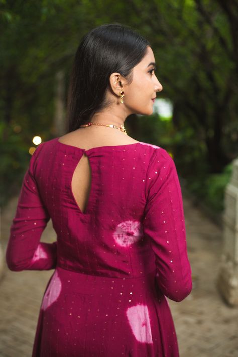 #maxidress #longdress #maroon #festive #occasionwear #fashionphotoshoot #ethnicfashion #sequin #muslin Kurta Back Designs Women, Plain Kurti Neck Designs Latest Fashion, Dress Back Designs Indian Kurti, Muslin Kurti Design, Back Nack Design For Kurti, Chudidhar Back Neck Designs, Kurta Back Design, Churidar Back Neck Designs, Back Kurti Design