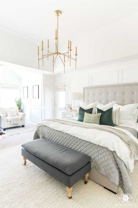 Using scarves and accessories in Bedroom Decor #bedroomdecor #bedroomdesign #masterbedroom #neutralbedroom Chandeliers Bedroom, Bedroom Chandeliers, Designer Bedrooms, Bedroom Scandinavian, Best Bedroom Designs, Designer Bedroom, Lighting Stores, Bedroom With Sitting Area, Winter Bedroom