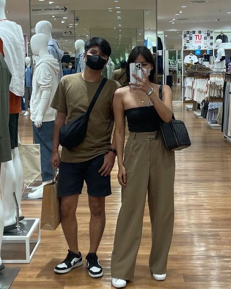 Summer Matching Outfits For Couples, Couples Twinning Outfits, Couples Outfits Summer, Couple Matching Outfits Summer, Coordinated Couples Outfits, Partner Outfit Couple, Couple Outfits Matching Summer, Outfits Twins Novios, Coordinated Outfits For Couples