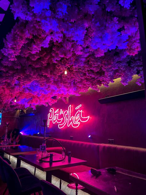 Club Lounge Decor, Lounge Bar Aesthetic, Lounge Bar Club, Club Decor Nightclub Design, Lounge Bar Design, Neon Bar Design Ideas, Shishalounge Design Outdoor, Hooka Lounge Wedding, Neon Bar Aesthetic