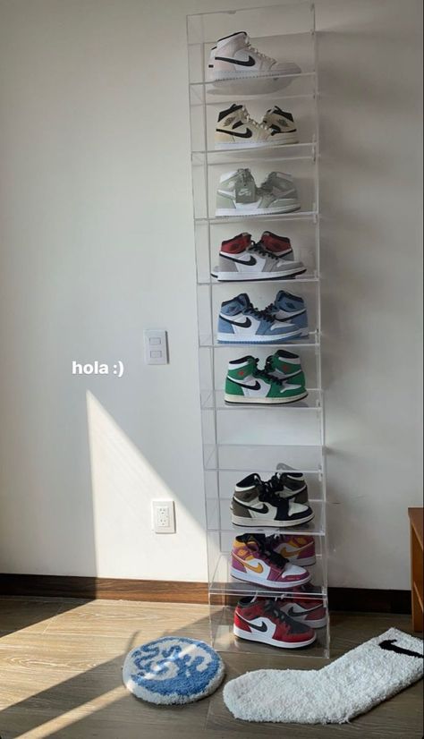 Sneaker Collection Closet Women, Shoe Rack Nike, Shoe Display Ideas Bedroom, Shoe Collection Display, Shoe Collection Aesthetic, Tenis Air Force, Sneaker Closet, Sneakerhead Room, Black And Purple Wallpaper