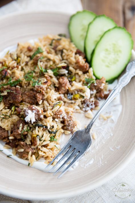 Lebanese Lamb Rice | thehealthyfoodie.com Food Biryani, Lebanese Dishes, Lamb And Rice, Arabisk Mad, Desserts Cheesecake, Biryani Recipes, Fruit Carvings, Lamb Dishes, Resep Diet