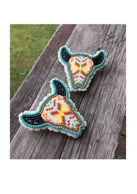 Beaded Buffalo, Buffalo Pattern, Indigenous Fashion, Beaded Ideas, Native American Beadwork Patterns, Beautiful Beaded Earring, Seed Bead Jewelry Patterns, Native Beading Patterns, Buffalo Skull