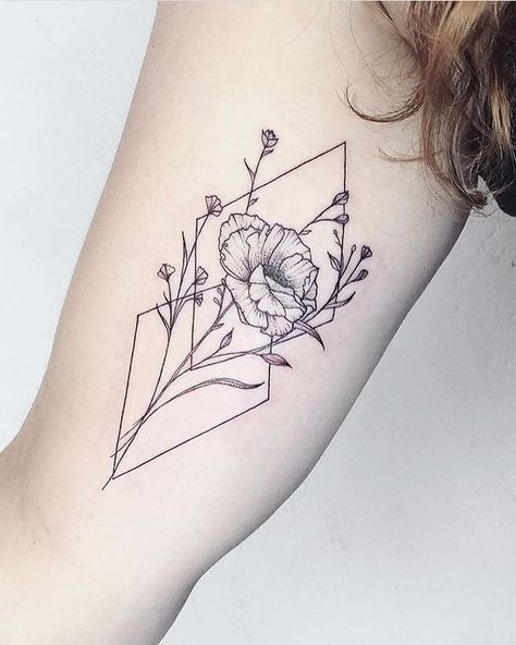 Floral Geometric Tattoo, Diy Tattoo Permanent, Daffodil Tattoo, Poppies Tattoo, Love Tattoo, Petite Tattoos, Floral Geometric, Tattoo Blog, S Tattoo