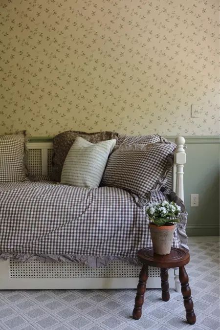 Ordered this daybed with trundle for our guest bedroom for maximum sleep spots & accessorized with new bedding from The Company Store 🤍 I love the gingham print mixed with the floral pattern for Daybed Bonus Room, Cottagecore Daybed, Day Bed Decor Ideas, Guest Room With Daybed, Trundle Bedroom Ideas, Daybed Bedding Ideas, Daybed Aesthetic, Day Bed Styling, Day Bed Guest Room