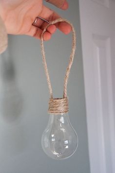 Diy Light Bulb Crafts, Light Bulb Vase, Diy Light Bulb, Light Bulb Crafts, Bulb Vase, Deco Nature, Diy Plant Hanger, House Plants Decor, Diy Crafts Hacks