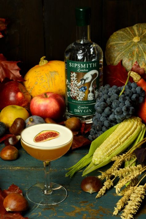 Passion Martini Recipe | Gin Cocktails | Sipsmith Gin Fig Martini, Fig Liqueur, Gin Ingredients, Sipsmith Gin, Breakfast Martini, Negroni Recipe, Perfect Martini, Gin Lemon, Sloe Gin