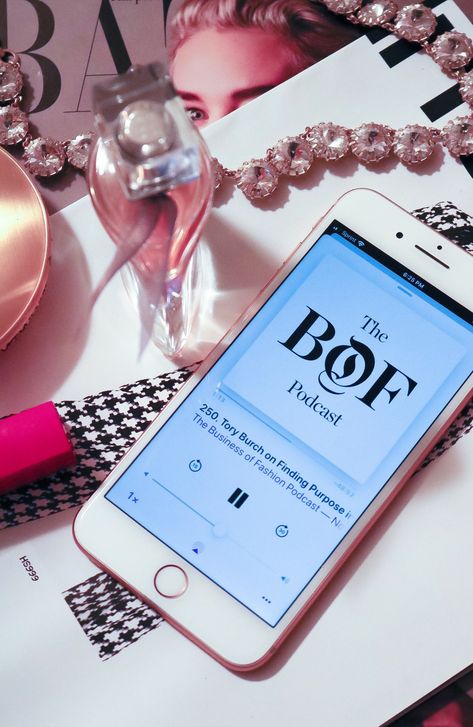 Best Fashion Podcasts to Listen To Immediately I Dreaminlace.com Best Fashion Podcasts, Target Moodboard, Listening To Podcast Aesthetic, Listening To Podcast, Podcast Listening, Fashion Podcast, Podcast Launch, Brand Shoots, Dj Photo