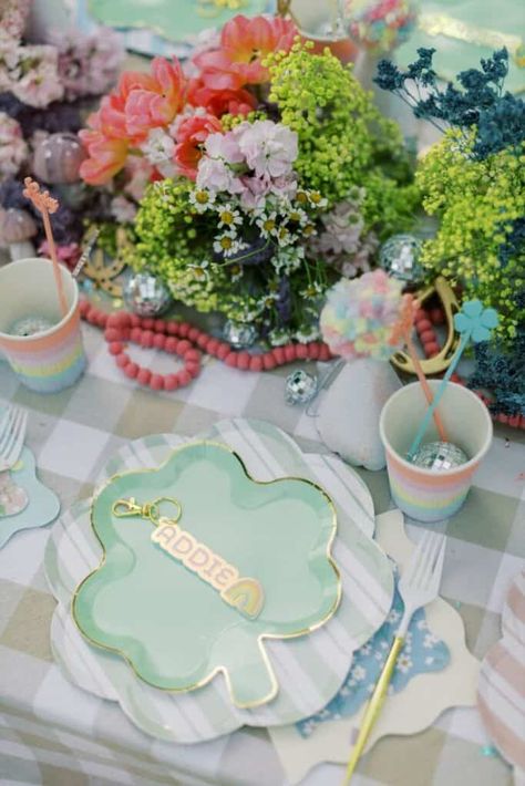 18 Kids St. Patrick's Day Party Ideas » Lady Decluttered St Patricks Day Baby Photoshoot, Lucky Charms Party, Lucky One First Birthday, Magical Photoshoot, Rainbow Fruit Skewers, Sham Rock, Day Party Decorations, St Patricks Day Party, Day Party Ideas