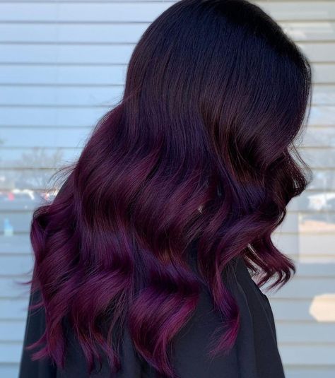 Trending Highlights, Eggplant Colored Hair, Plum Hair Color Ideas, Plum Hair Dye, Eggplant Hair, Plum Hair Color, Hair Color Ideas Trending, Dramatic Hair Colors, Color Uva