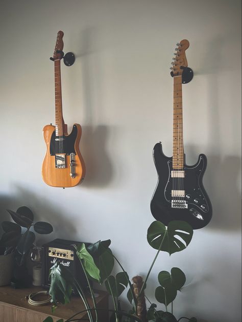 Guitar Hanging Ideas, Hanging Guitars, Cosy Reading Corner, Guitar Wall Hanger, Music Corner, Dorm Design, Guitar Room, Classic Vibe, Guitar Wall