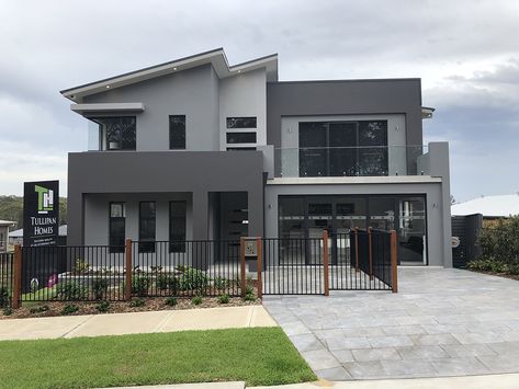 Interior And Exterior Paint Colors, Grey Color Exterior House, House Paint Exterior Gray, Outside Paint Colors Home Exteriors Modern, Grey Facade House Modern, Gray Color House Exterior, Gray Paint House Exterior, Colours For Home Exterior, Grey Paint House Exterior