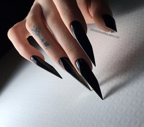 Long Black Nails, Edge Ideas, Sharp Claws, April Nails, Nail Color Ideas, Witchy Nails, Edge Nails, Black Acrylic Nails, Punk Nails