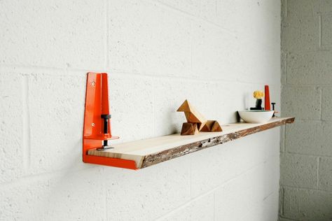 Turn a flat find into a shelf Floyd Leg, Easy Storage Hacks, Ceiling Shelves, Storage Hacks, Shelf Brackets, Table Legs, 인테리어 디자인, Wall Shelves, Floating Shelves