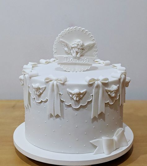 Vintage Baptism Cake, Cherub Cake, Coquette Aesthetic Birthday, Mary Cake, Antique Cake, Buttercream Birthday Cake, Royal Cakes, 25th Birthday Cakes, Vintage Birthday Cakes