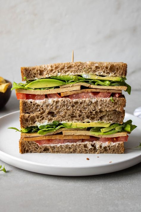 Tofu Lunch Meat, Healthy Nibbles, Vegetarian Sandwich Recipes, Tofu Sandwich, Homemade Tofu, Vegan Sandwiches, Vegan Challenge, Marinated Tofu, Vegetarian Sandwich