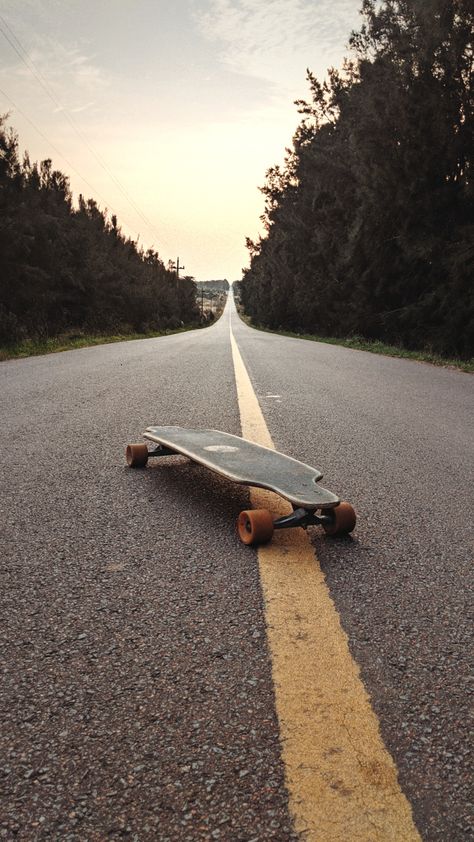 Longboard Aesthetic, Skateboard Images, Skateboard Wallpaper, Extreme Climbing, Skateboard Pictures, Skateboard Park, Street Pictures, Street Image, Wallpaper For Phone