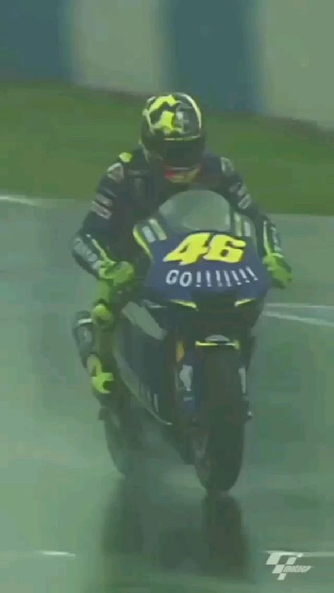 46 Bike Rider, Valentino Rossi Videos, Bike Race Video, Motorcycle Boys, Vr46 Valentino Rossi, Motogp Valentino Rossi, Vr 46, Best Motorbike, Gt Racing