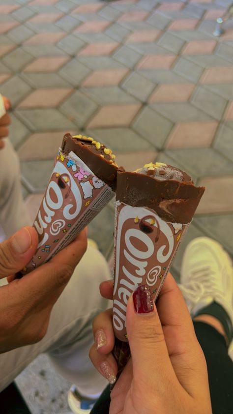 i like chocolate (and you) Cornetto Ice Cream Aesthetic, Ice Cream With Boyfriend, Ice Cream Prank, Cornetto Ice Cream, Fake Boyfriend Video Call, Walls Ice Cream, Food Pranks, Fake Boyfriend, Map Sketch