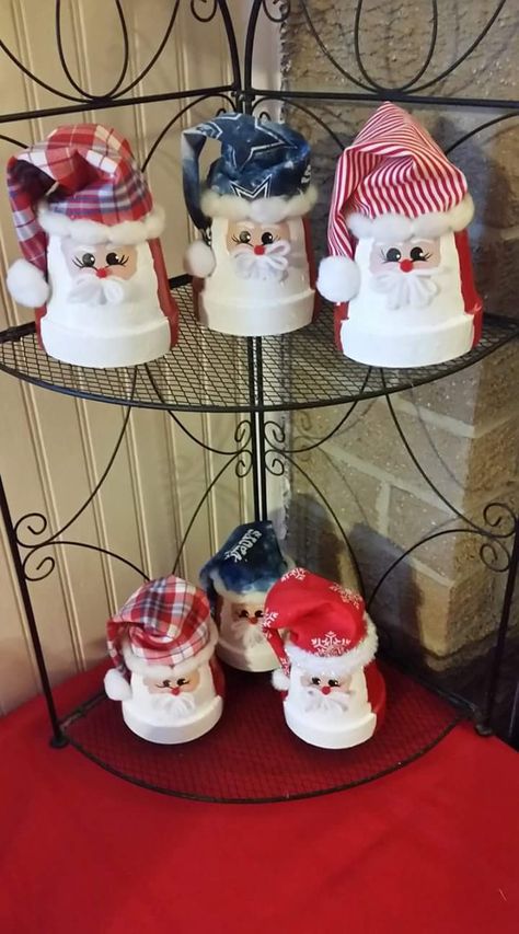 flower pot santas Recycled Art Ideas, Christmas Candle Crafts, Plant Pots Crafts, Terra Cotta Pot Crafts Diy, Terra Cotta Pot Crafts, Christmas Pots, Handmade Christmas Crafts, Christmas Crafts To Make, Christmas Clay