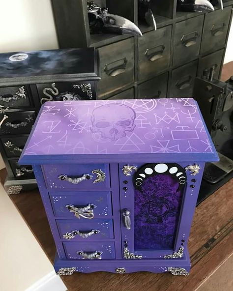 Gothic Painted Furniture Ideas, Funky Jewelry Box, Goth Computer Desk, Witchy Dresser Makeover, Gothic Jewelry Box Diy, Colorful Goth Decor, Witchy Furniture Diy, Pastel Goth Bedroom Ideas, Alt Furniture