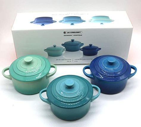 Le Creuset Cocotte, Blue Le Creuset, Cute Kitchen Tools, Mini Le Creuset, Le Creuset Mini Cocotte, Le Creuset Blue, Le Creuset Set, Le Crueset, Le Creuset Colors