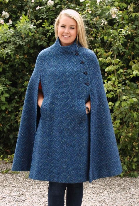 Harriet Hoot Vintage Jimmy Hourihan Boru Cape Poncho Pattern Sewing, Poncho Design, Cape Fashion, Blue Cape, Poncho Pattern, Capes For Women, Crochet Poncho, Beautiful Crochet, Coat Fashion