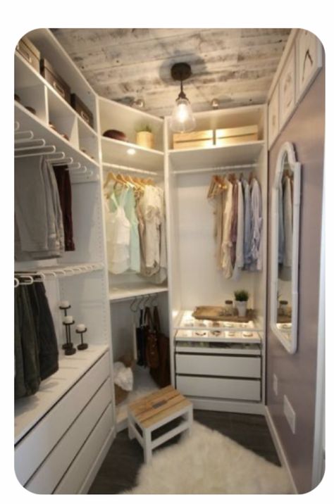 Closet Design Plans, Organizing Walk In Closet, Smart Closet, Small Closet Space, Built In Dresser, Walking Closet, Tiny Closet, Beautiful Character, Wardrobe Organisation