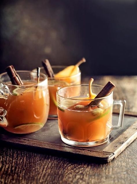 Easy Winter Cocktails, Wassail Recipe, Toddy Recipe, Hot Toddies Recipe, Pear Ginger, Whiskey Recipes, Ginger Drink, Rum Recipes, Spiced Pear